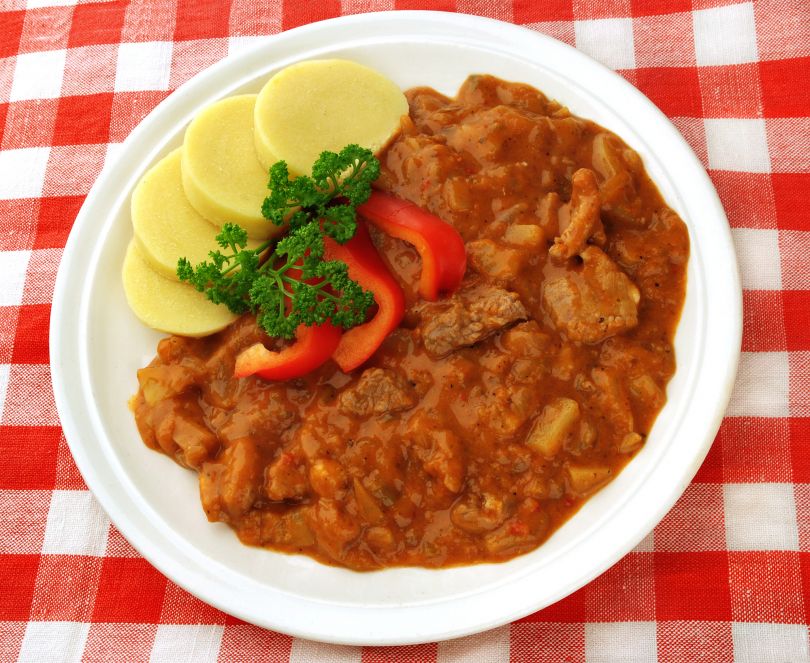 Segedi goulash with knedlyky