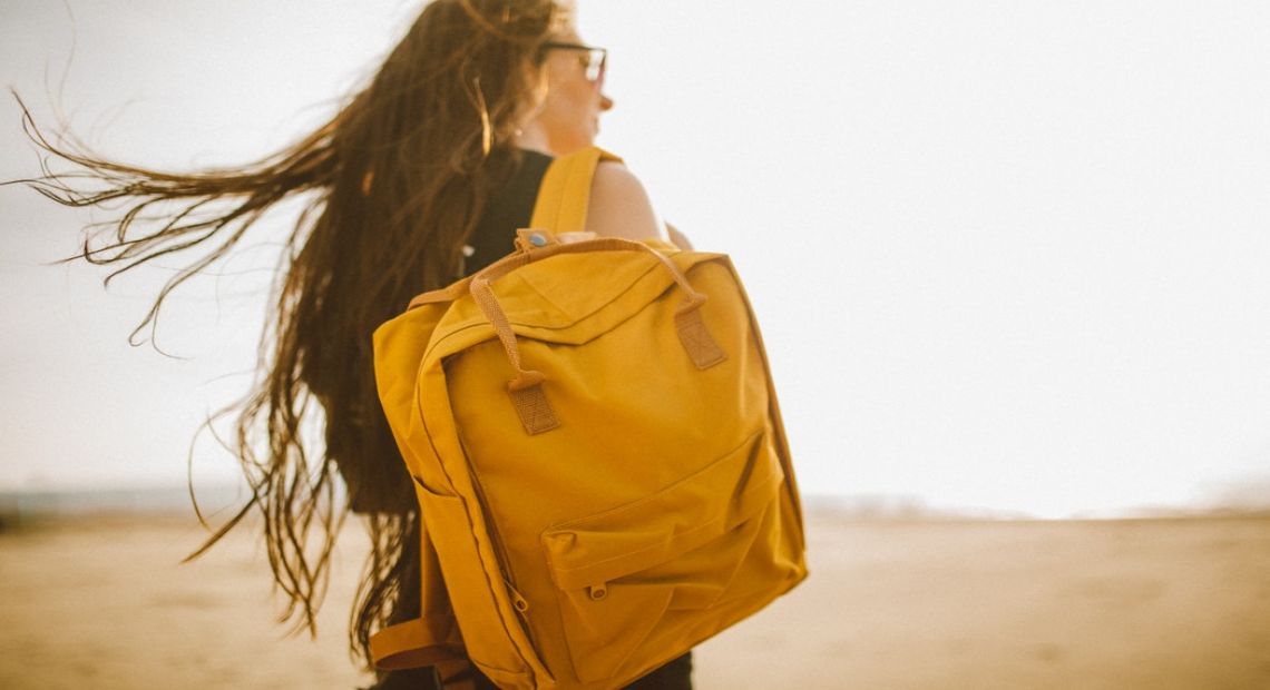 Ukrainian Shipping Service: Deliver Packages While Traveling