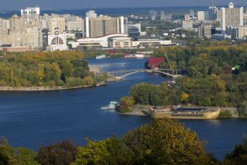 Attractions in Hydro Park in Kiev