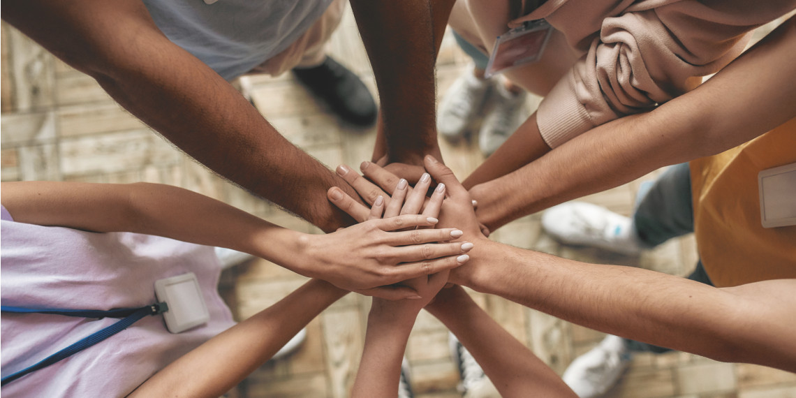 hands one on each other