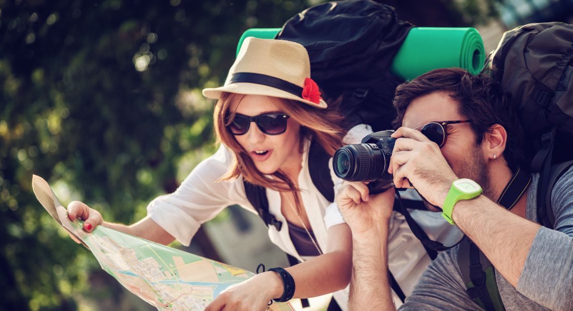 couple travelling
