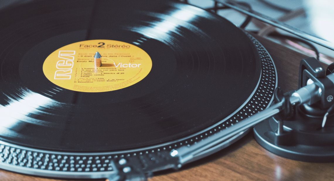 Vinyl record player