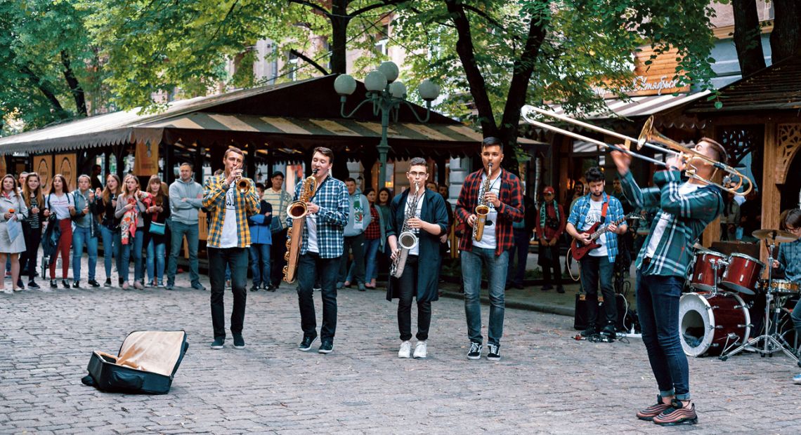 Street musicians