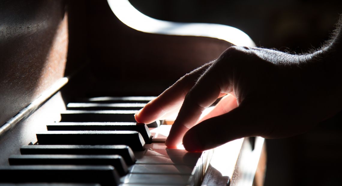 Person playing the piano