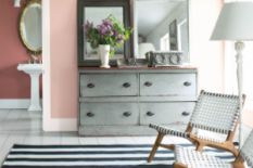 Cozy living room decorated in dust pink color