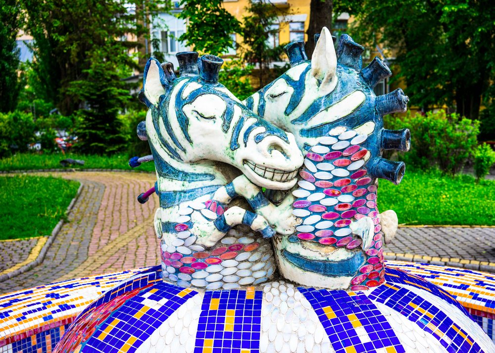 Statues on Lanscape Alley