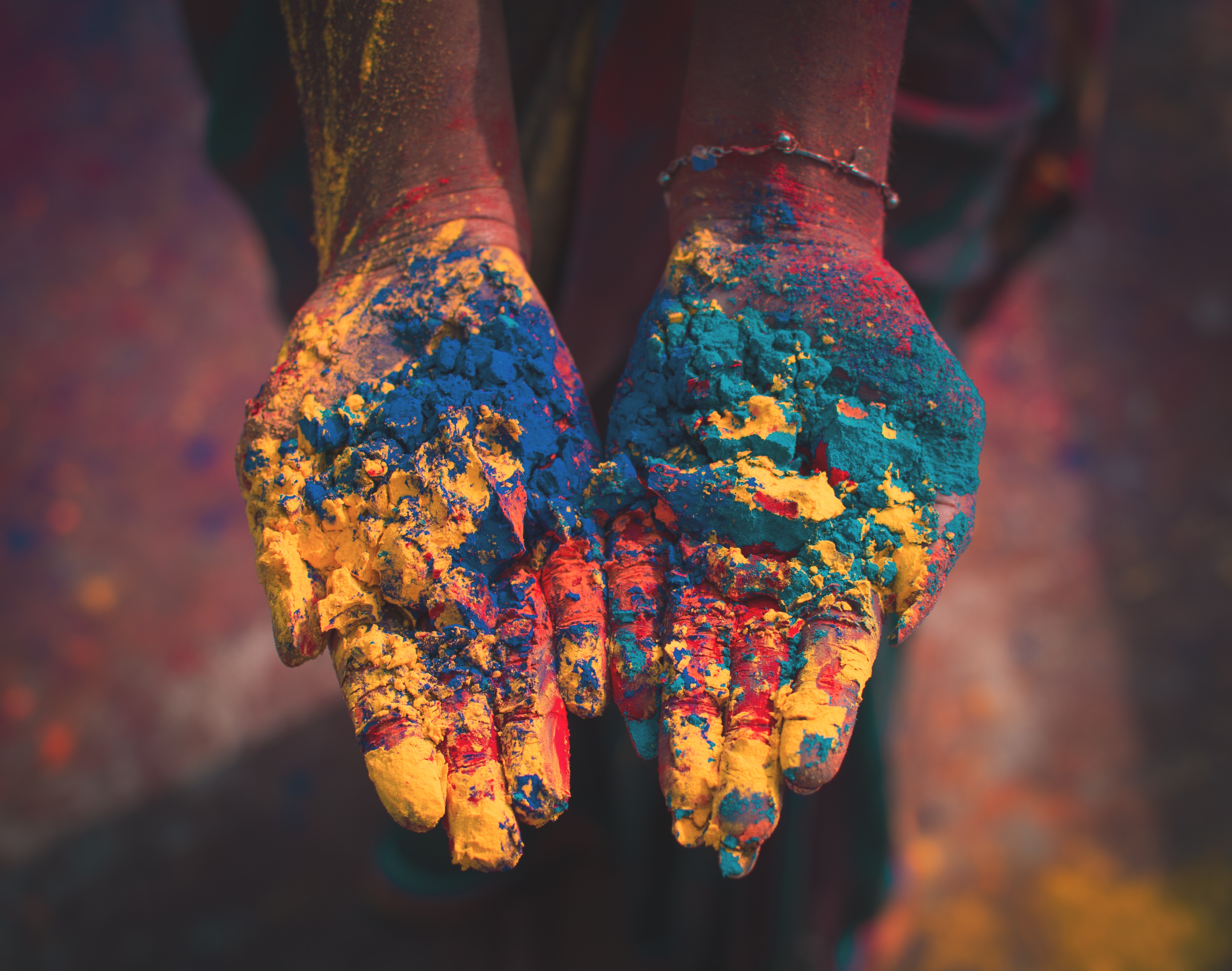 holi