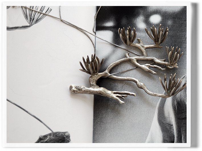 Velar pine tree necklace