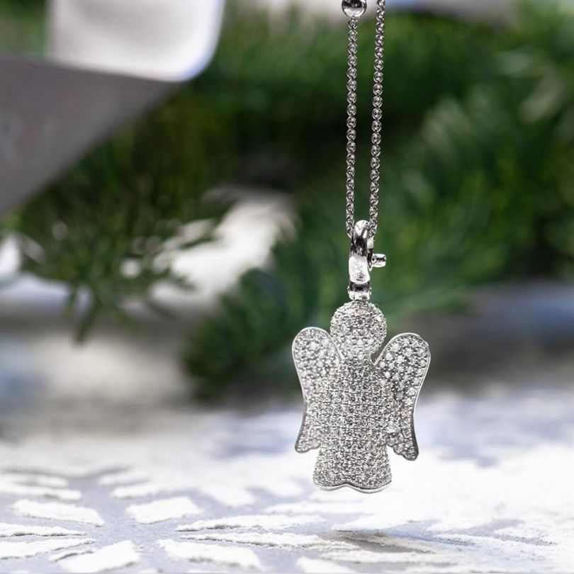 Oberig angel necklace