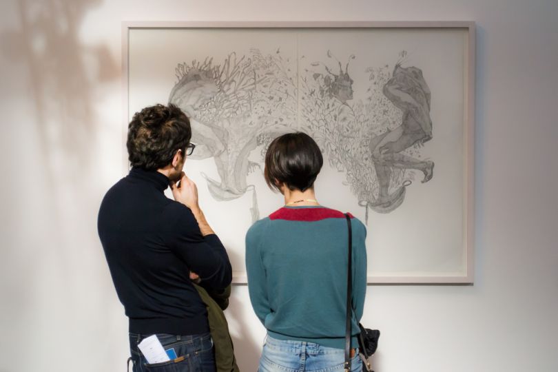 couple in a gallery