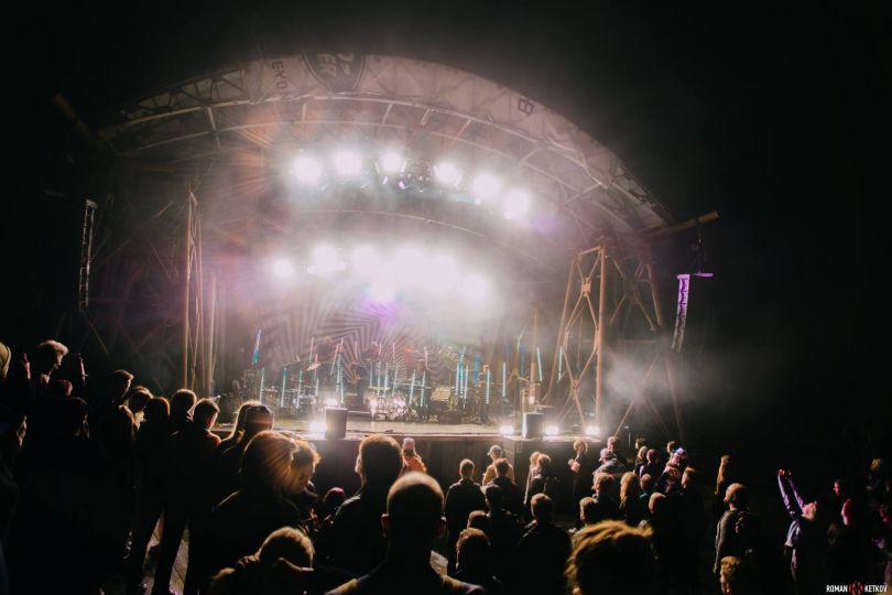 crowd near stage at party