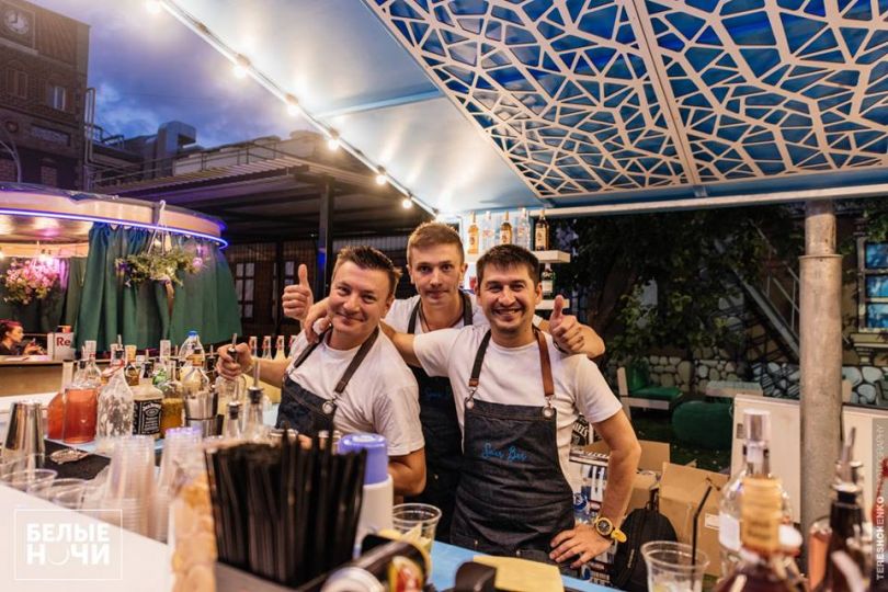 Bartenders getting ready to work