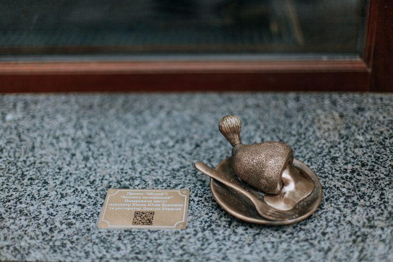 Chicken Kyiv miniature statue in Kyiv