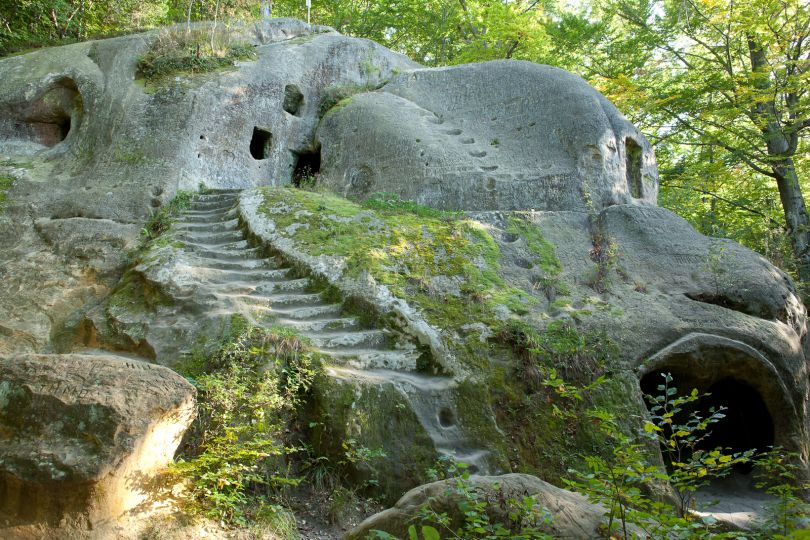 Cave Monastery, Rozhirche